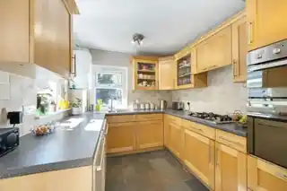 28 Woodside Avenue, photo 3