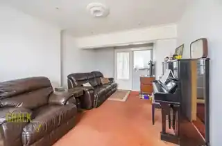 280 Collier Row Lane, photo 2