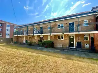 280A Clayhall Avenue, photo 2