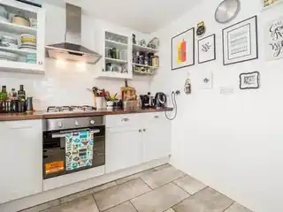 280A Clayhall Avenue, photo 3