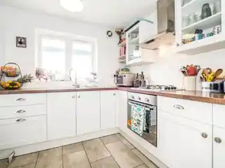 280A Clayhall Avenue, photo 4