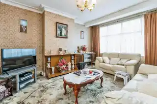 281 Lordship Lane, photo 3