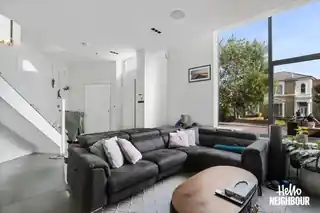 284A Philip Lane, photo 2