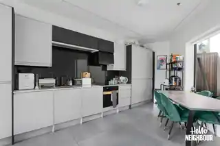 284A Philip Lane, photo 3