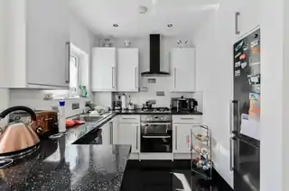 285 Scotland Green Road North, photo 4