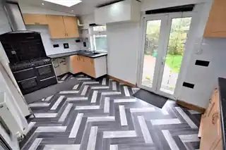 287 Eton Road, photo 3