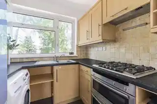 28A Maylands Drive, photo 3