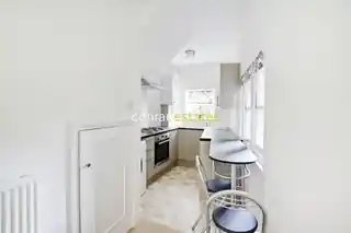 28A Shooters Hill Road, photo 2