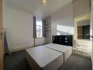 28B Gladstone Avenue, photo 3