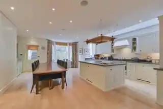 29 Carlyle Square, photo 4