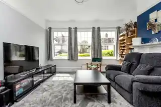 29 Collingtree Road, photo 2