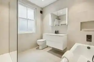29 Endlesham Road, photo 3
