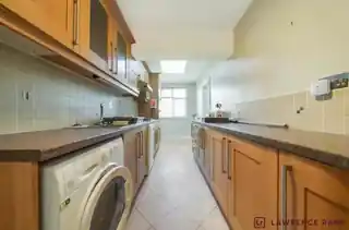 29 Holyrood Avenue, photo 2
