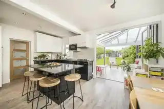 29 Horn Park Lane, photo 3
