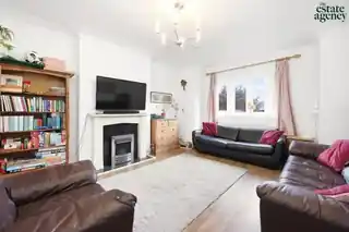 29 Larkshall Road, photo 2