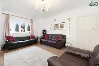 29 Larkshall Road, photo 3