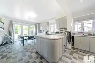 29 Oak Avenue, photo 4