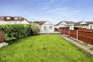 29 Penerley Road, photo 2
