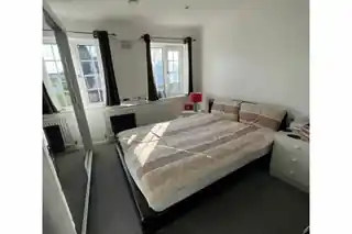 29 St Martins Close, photo 4