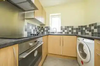 29 Turnpike Lane, photo 2