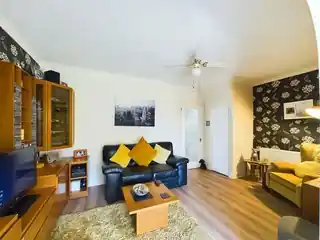 29 Whitby Road, photo 2
