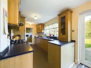 29 Whitby Road, photo 3