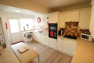 29 Windermere Road, photo 4