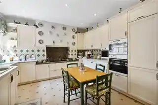 29 Wynnstay Gardens, photo 4