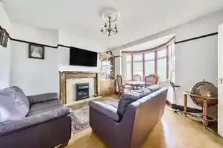 290 Wickham Lane, photo 2