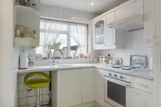 291 Boston Manor Road, photo 4