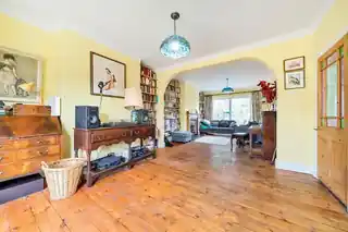 293 Victoria Road, photo 3