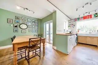 293 Victoria Road, photo 2