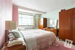 296 Dagenham Road, photo 3