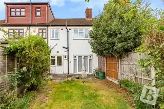 296 Dagenham Road, photo 4