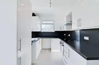 297A Kenton Lane, photo 3