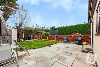 29A Glebe Road, photo 3