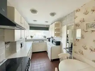 2A Grace Avenue, photo 3