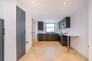 2B Jarvis Road, photo 3