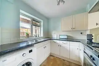 2B Portland Road, photo 3