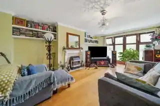 2C Sandycoombe Road, photo 3