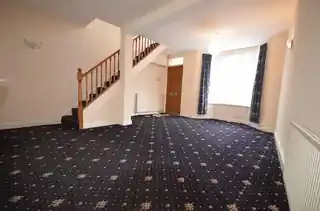 2D Stirling Road, photo 2