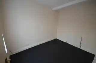 2D Stirling Road, photo 3