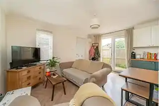 3 Abbott Close, photo 2