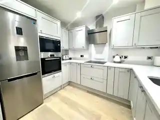 3 Austen Road, photo 4