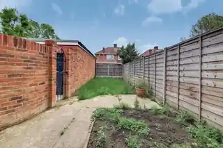 3 Avenue Close, photo 3