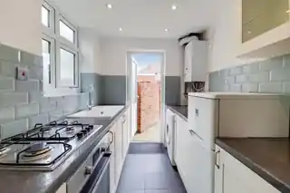 3 Avenue Close, photo 4