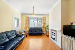 3 Byron Avenue, photo 4