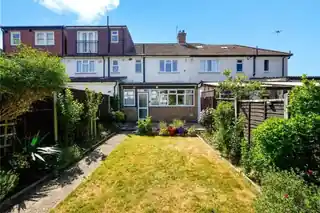 3 Byron Avenue, photo 2