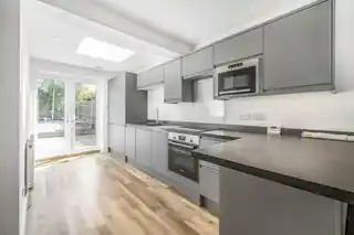 3 Cambray Road, photo 4
