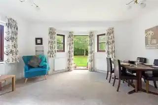 3, Carew Lodge, Carew Road, photo 2
